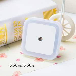 Luz Nocturna LED Moderna de Plástico con Sensor, Económica y en Oferta, para Bebés, con Encendido Automático al Anochecer y Apagado al Amanecer - Product Image 3