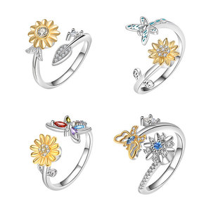 Anillo Giratorio Ajustable con Flor, Microincrustaciones de Zirconia, Bañado en Oro, Joyería Antiestrés con Logotipo Personalizado - Product Image 5