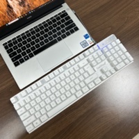 Clavier de jeu mécanique avec interrupteurs de haute qualité, réponse rapide, rétroéclairage LED pour une expérience de jeu intense sur PC