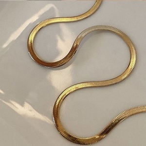 Collar de Cadena de Serpiente de Acero Inoxidable de Lujo Ligero de Color Claro de 14k, Estilo Vintage, Antideslustre, para Hombre y Mujer - Product Image 3