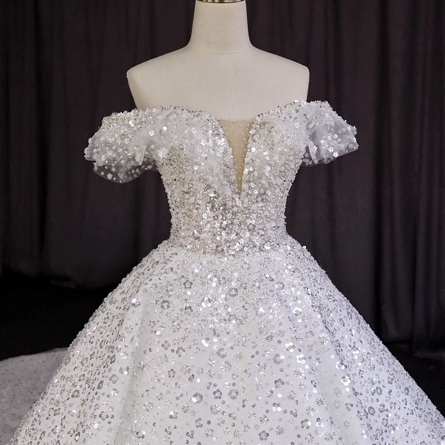 Beautiful Short Gown Styles Elegant Lace Wedding Gowns