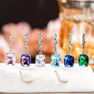 Pendientes Colgantes Rosados E4358 con Corte Esmeralda y Engaste de Garra, de Aleación, Joyería de Moda para Fiesta para Mujer - Product Image 4