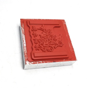 Moldes de Silicona Personalizados de Alta Calidad con Logotipo Estampado en Caliente - Product Image 2