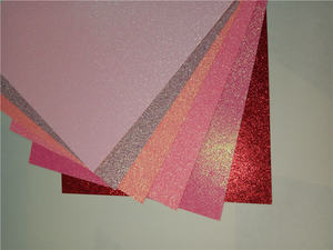 Papel Cartulina Brillante Rosa Rojo de Alta Calidad de 12*12 300gsm para Manualidades y Creación de Tarjetas - Product Image 4