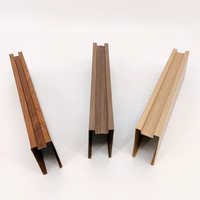 Plafond décoratif en aluminium à effet bois, forme en U, tube carré pour la décoration des murs et plafonds intérieurs de bureaux