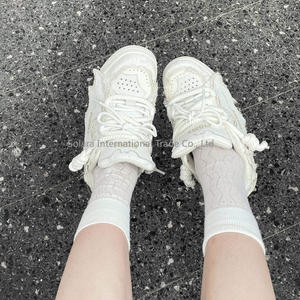 รองเท้าสเก็ตบอร์ดแบบสวม รุ่นพรีเมียม ปี 2026  ปรับแต่งได้ ระบายอากาศ กันน้ำ พื้นหนา สีขาว สำหรับคู่รักทุกคน - Product Image 5