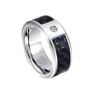 Anillo de Compromiso y Boda Clásico de Acero Inoxidable para Hombre con Incrustaciones de Fibra de Carbono Azul y Diamantes - Product Image 1