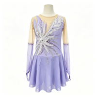Robe de patinage artistique lavande en maille à manches longues évasées avec grande applique en strass pour enfants et adultes, idéale pour les compétitions et les spectacles