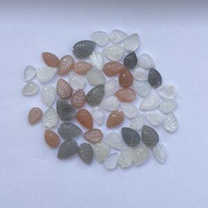Pierres précieuses en forme de feuille sculptées à la main en pierre de lune naturelle pêche, blanche et grise de 8 mm, 10 mm, 12 mm pour la fabrication de bijoux, qualité AAA, neuves, conformes aux normes Alibaba - Product Image 2