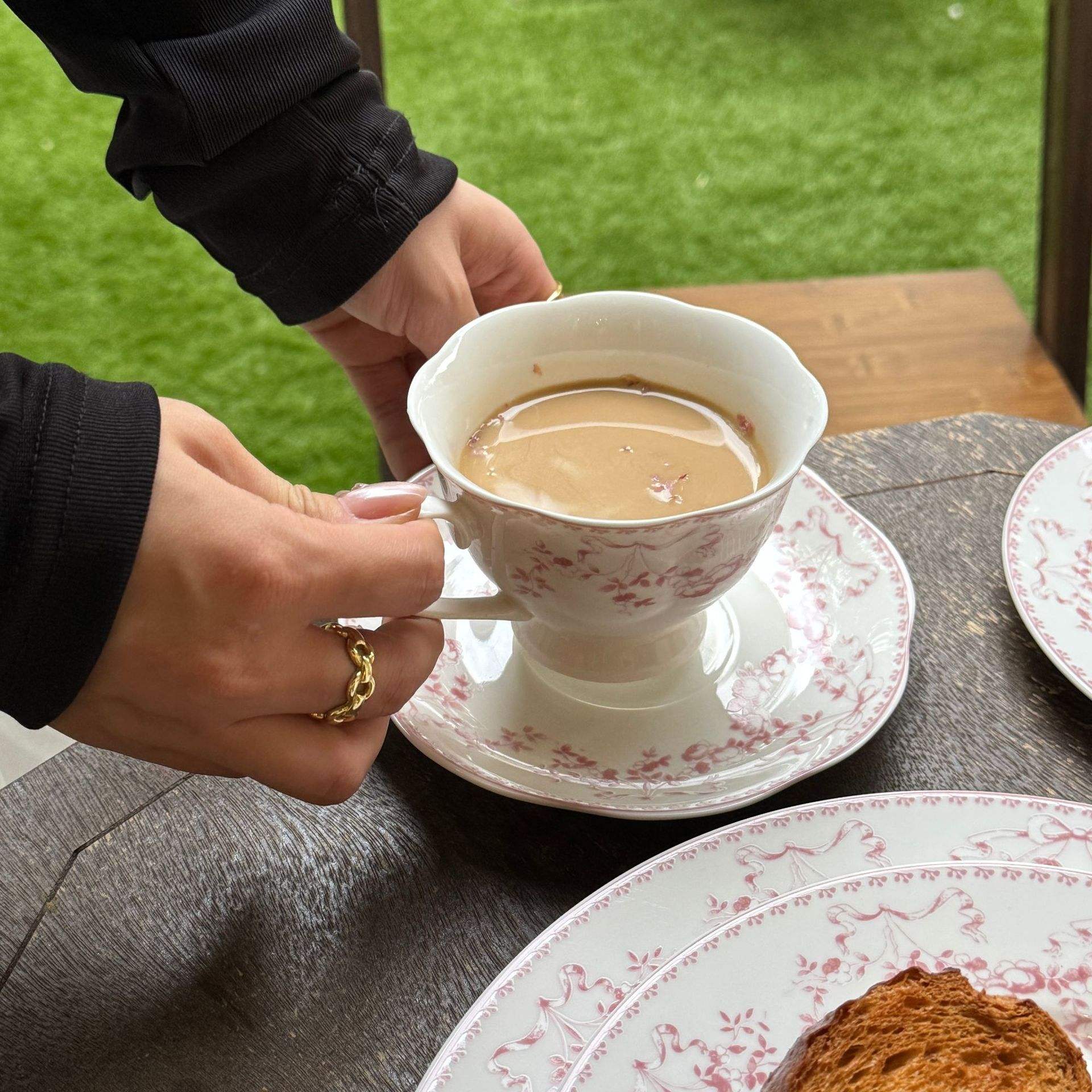 Pink bow cup and plate 200ML