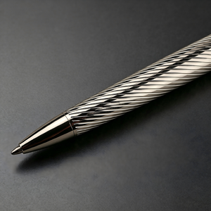 Bolígrafo de Metal Premium Simple Twist con Tinta Azul/Negra de 1.0 mm, con Logotipo Personalizado, para Escritura Diaria, Uso en Oficina y Negocios - Product Image 5