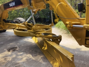Motoniveladora CAT 140H Usada de Segunda Mano - Auténtica Motoniveladora Caterpillar 140H para Minería y Construcción - Product Image 3