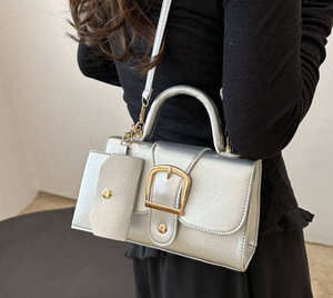 Nouveauté 2025 – Sacs fourre-tout de luxe en cuir PU pour femmes, sacs à bandoulière tendance avec fermeture éclair, sacs décontractés pour l'extérieur et le quotidien - Product Image 1