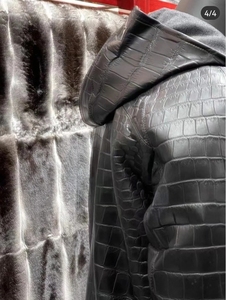 Veste en cuir de crocodile à capuche pour homme - 100% cuir de crocodile - Fermeture éclair coupe-vent - Manteau d'hiver tendance - Product Image 6