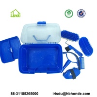 Boîte de toilettage pour chevaux avec brosse pour chevaux
