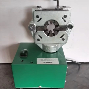 Petite machine à sertir les flexibles hydrauliques électriques pour raccords de tuyaux en caoutchouc - Product Image 2
