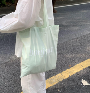 Bolsa de compras reutilizable de lona ecológica con logotipo personalizado impreso y diseño de letras - Product Image 4