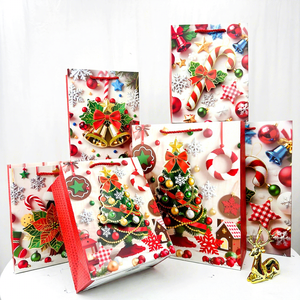 Aanpasbare Kerstpapier Geschenkzakken Twist Handvatten Witte Kartonnen Draagtas Mode Ornament Voor Winkelen Geschenkverpakking - Product Image 1
