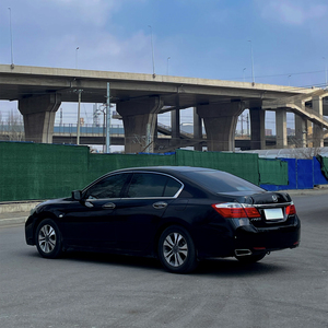 Sedán <span class=keywords><strong>2014</strong></span> de <span class=keywords><strong>Segunda</strong></span> <span class=keywords><strong>Mano</strong></span>, 4 Puertas, 5 Plazas, Transmisión Automática, Asientos de Cuero, Neumáticos R19, Volante a la Izquierda, Color Oscuro, Cámara Trasera de 360° - Product Image 4