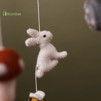 Vente en gros d'autres jouets éducatifs pour bébés Animaux en laine du Népal faits à la main Mobiles pour bébé fille garçon Coran Mobiles pour berceau et berceau