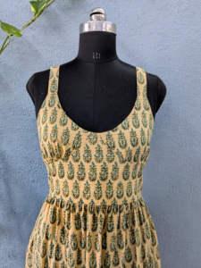 Robe maxi estivale tissée à la main, imprimée en bloc, en pur coton, sans bretelles, sans manches, style décontracté, avec deux poches latérales - Product Image 2
