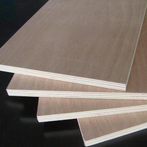 Nouvelle production de <span class=keywords><strong>contreplaqué</strong></span> stratifié mélaminé 18 mm, <span class=keywords><strong>bois</strong></span> massif multicouche, panneau de classe E0 pour armoires et meubles - Product Image 2