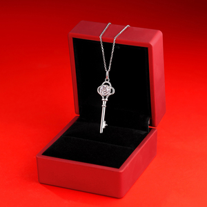 Collier pendentif Moissanite 1 carat en argent sterling 925 en forme de clé Bijoux de mariage et de fiançailles élégants Collier pour femmes - Product Image 4