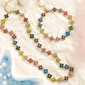 Set di <span class=keywords><strong>Gioielli</strong></span> in Acciaio Inossidabile 316L con Bracciale e Collana a Quadrifoglio con Zirconi, Accessori per Donna - Product Image 3