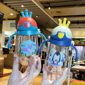 Vaso de plástico con asa para niños, botella portátil para niños pequeños de 2 a 4 años, diseño de cuerpo recto - Product Image 4