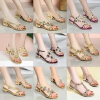 Wassertropfen-Absatz Sommer Damen Outdoor Sexy Kleiderschuhe Blumenmuster Dicker Hoher Absatz Spitze Zehe Modischer Trend Kunstleder Knopfverschluss