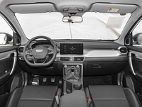 Geely Coolray 2025 1.5L Manuelle Version Super Énergie Essence Berline Caméra Arrière Sièges en Cuir Pneus R16 Euro VI Conduite à Gauche