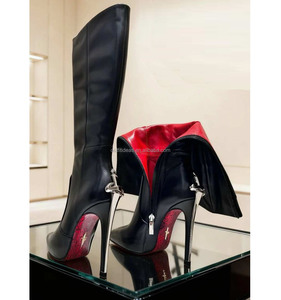 Bottes hautes en cuir noir à talon aiguille pour femme, bout pointu, avec fermeture éclair latérale, détails de couteau, en cuir véritable de luxe avec étiquettes - Product Image 1
