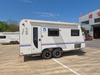 Caravanes de voyage tout-terrain modernes en alliage d'aluminium ultra-léger, conçues pour toutes les saisons