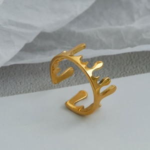 แหวนแต่งงาน/หมั้น ชุบทอง 14k 18k คุณภาพดี ทนทาน ราคาแพง แหวนสแตนเลสทรงมงกุฎสำหรับผู้หญิง - Product Image 2