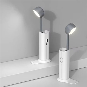 โคมไฟตั้งโต๊ะ LED พับได้อัจฉริยะสำหรับขายส่ง พร้อมฟังก์ชั่นหรี่ไฟปรับความเร็ว ป้องกันแสงแยงตา ใช้เป็นไฟอ่านหนังสือ ที่วางโทรศัพท์ และไฟฉาย - Product Image 1