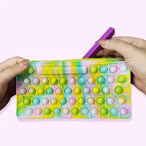 Low Moq Kleurrijke 3d Fidget Speelgoed Bubble Siliconen Borstel Organizer Houder Make-Up Cosmetische Etui Pop It Voor Klein Meisje