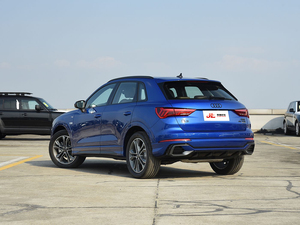 Audi Q3 d'occasion pas chère 2024 1.4T <span class=keywords><strong>Turbo</strong></span> 35 TFSI Progressive Dynamic Edition SUV compact faible kilométrage conduite à gauche véhicule d'occasion - Product Image 4