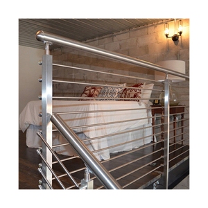 Sistema <span class=keywords><strong>de</strong></span> Barandilla Redonda <span class=keywords><strong>de</strong></span> Acero Inoxidable Moderno Prima con Varillas Verticales y <span class=keywords><strong>Postes</strong></span> Cuadrados <span class=keywords><strong>para</strong></span> Balcón y Escalera - Product Image 4