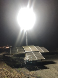 Système d'éclairage solaire LED hybride tout-en-un Eco avec batterie LiFePO4 DC, mât télescopique de 9 m, faible entretien, éclairage de chantier à distance - Product Image 5