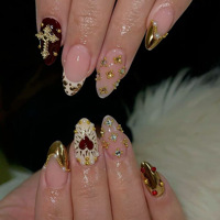 Ongles à presser de luxe style Baroque, motif léopard vintage automne, avec breloques 3D en métal doré, strass, perles, cœurs et croix