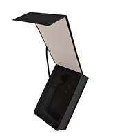 Boîte cadeau de luxe en carton noir de haute qualité avec logo personnalisé, pelliculage mat, gaufrage, doublure en éponge et fermeture magnétique à couvercle rabattable pour