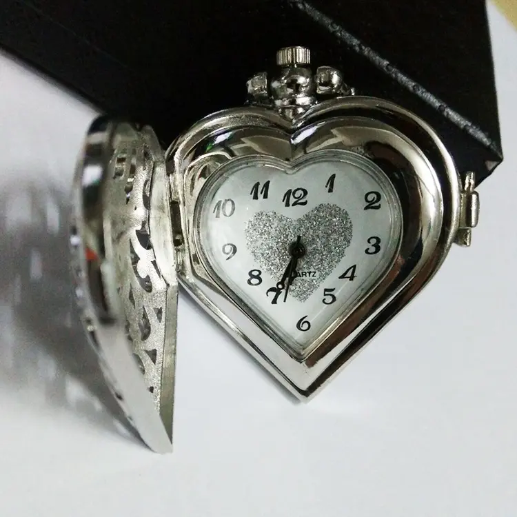 PW-230414-2 प्रेमियों जेब घड़ी रेट्रो शैली hollowed बाहर दिल चांदी जेब घड़ी नक्काशीदार क्वार्ट्ज जेब घड़ी