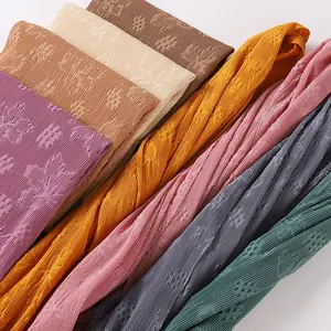 Manufacturer Indonesia Instant Embossed Maple Soft Crinkle Chiffon Hijab Musulman Women Crumple Pleated Chiffon Head Scarves