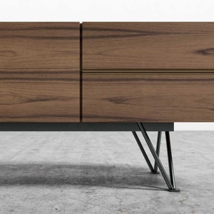 <span class=keywords><strong>Meuble</strong></span> <span class=keywords><strong>TV</strong></span> moderne de luxe en bois avec placage en noyer, pieds en métal <span class=keywords><strong>noir</strong></span> en forme de trépied - Product Image 6