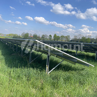 Structure de montage au sol solaire HQ en acier simple ou double avec revêtement ZAM, excellente résistance à la corrosion, pour pieux de fouloir C1~C5