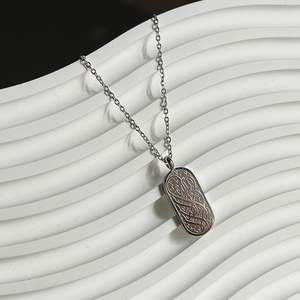 Personalizado delicado moda islámica en árabe inscripción Pvd acero inoxidable 18K deslustre libre Lipat Barbero joyería collar Corán 2024 - Product Image 5