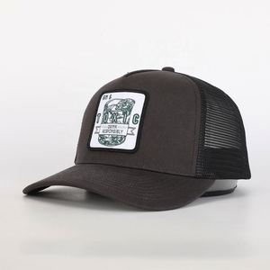 Gorra de camionero de algodón de 5 paneles con logotipo bordado sombrero de malla personalizado OEM al por mayor gorras clásicas para hombre deportes al aire libre de alta calidad - Product Image 1