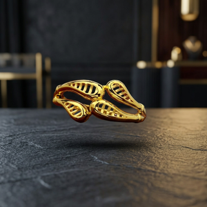 Anillo de Diseño con Hoja de Oro de 22K |   Anillo de Oro para Mujer Chapado en Rodio |   Joyería de Lujo para Bodas, Fiestas y Uso Diario - Product Image 2