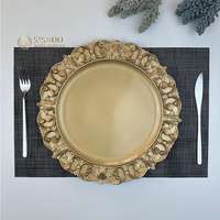 Assiettes de présentation rondes en acrylique style aristocrate marron foncé avec bordure ornée en relief 13 pouces Assiettes de service rétro baroque en plastique
