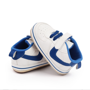 Chaussures pour bébé nouveau-né de 0 à 1 an, nouvelle arrivée, chaussures décontractées pour bébé en cuir PU blanc, semelle confortable en TPR, chaussures de basket-ball pour tout-petits - Product Image 1